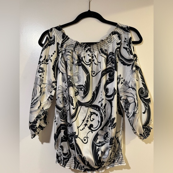 White House Black Market blouse size small - Picture 5 of 5